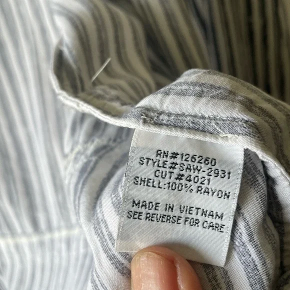 Velvet Heart Black and White Striped Button Down Shirt - Picture 4 of 9